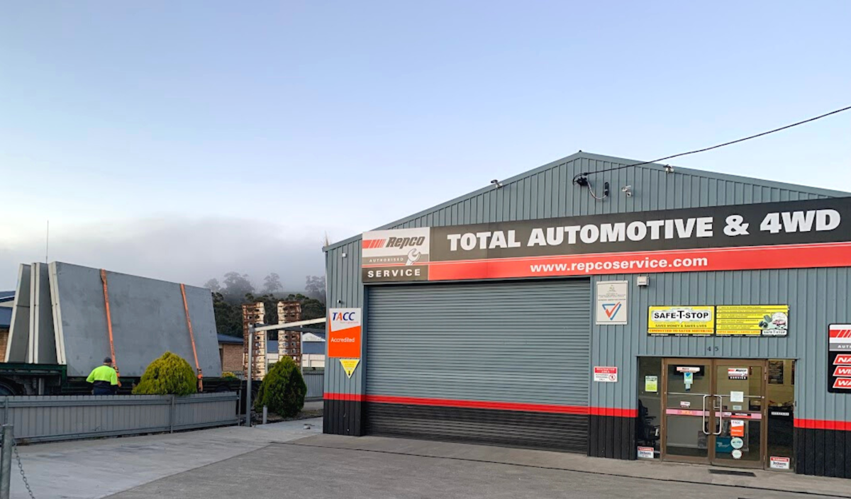 Automotive mechanical workshop extension in Huonville