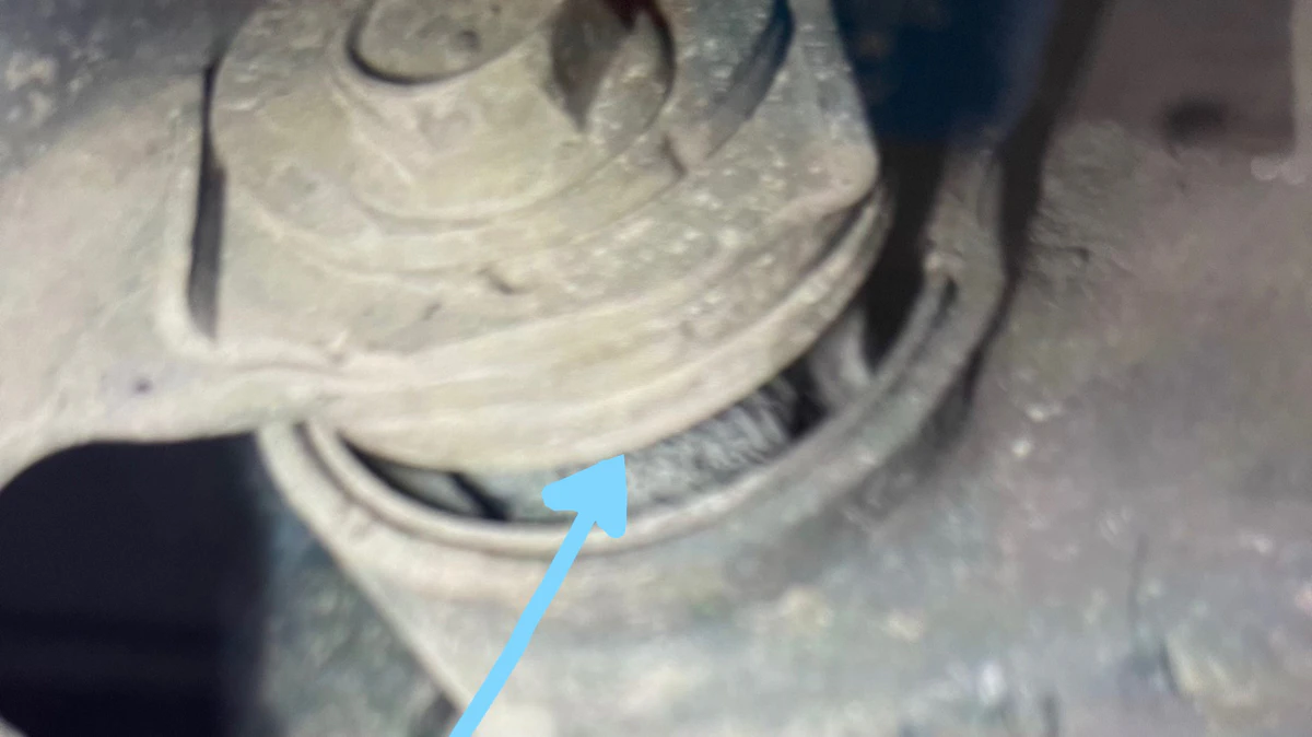 Suspension bushes worn, Toyota LandCruiser Prado, 4WD Holidays - Caravanning - Road Trip - Auto Mechanic