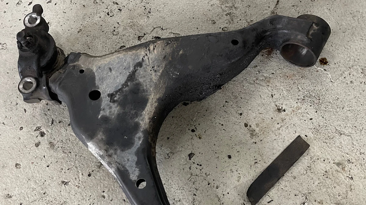 Worn control arm bushes, Toyota LandCruiser Prado, 4WD Holidays - Caravanning - Road Trip - Auto Mechanic
